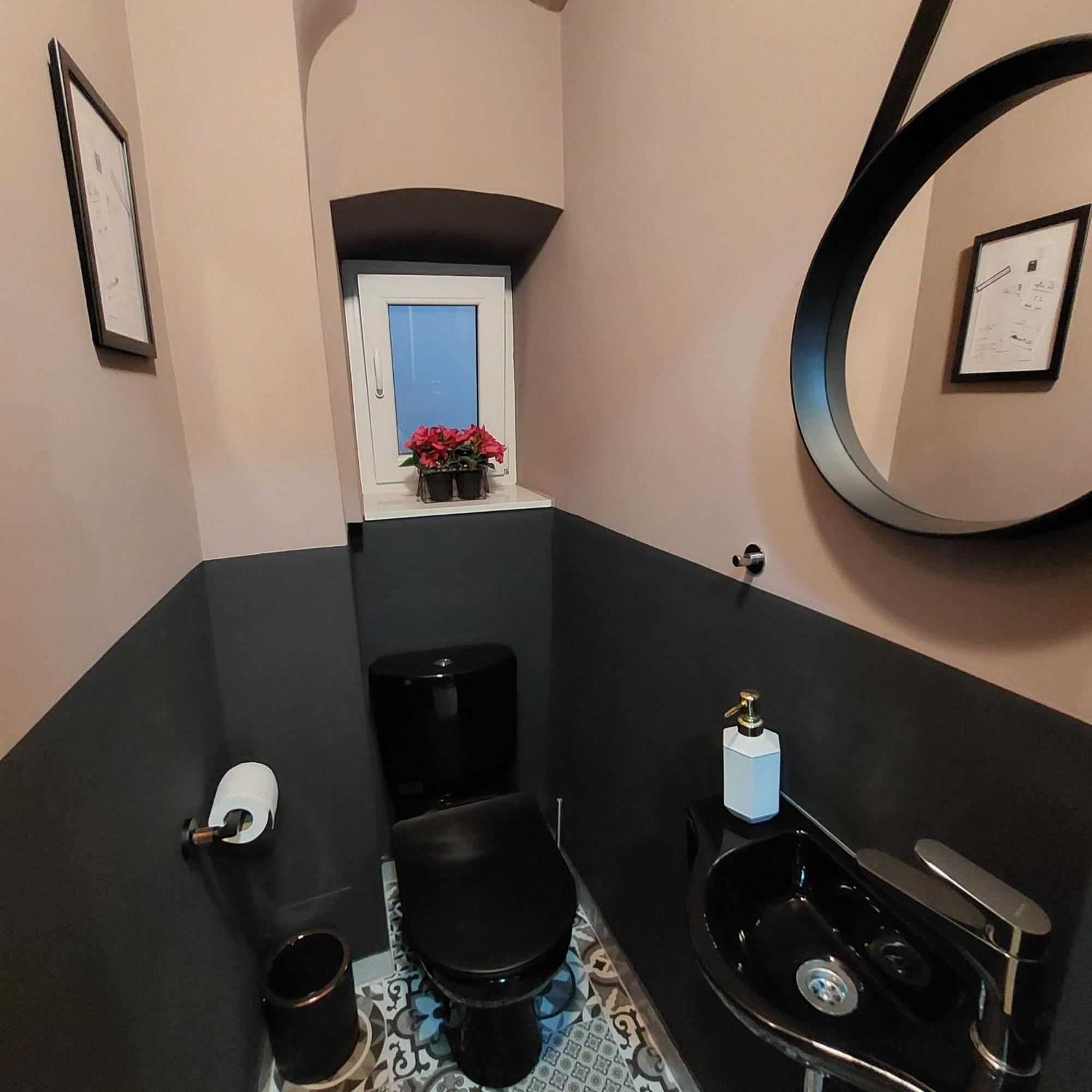In Black, Designer Decorated * Zagreb